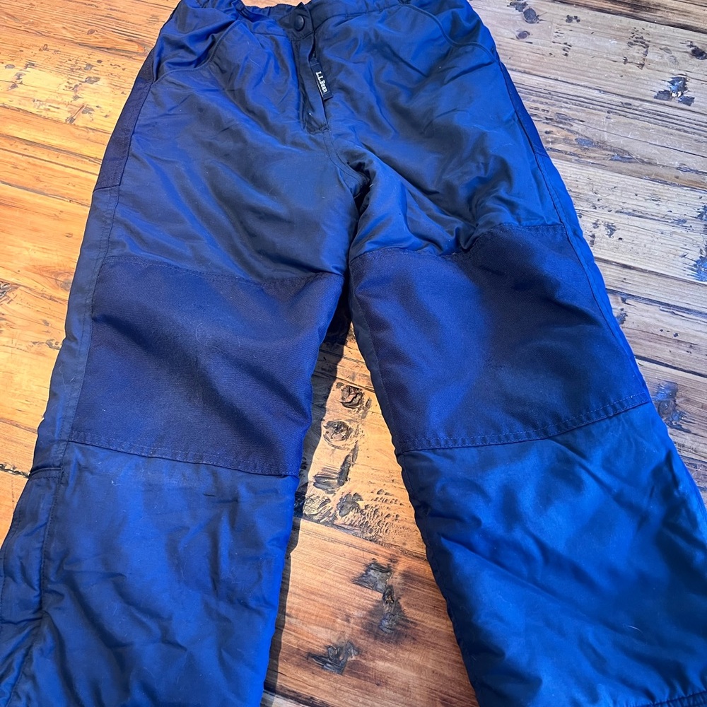 Llbean boys snow pants size 8. Great condition.